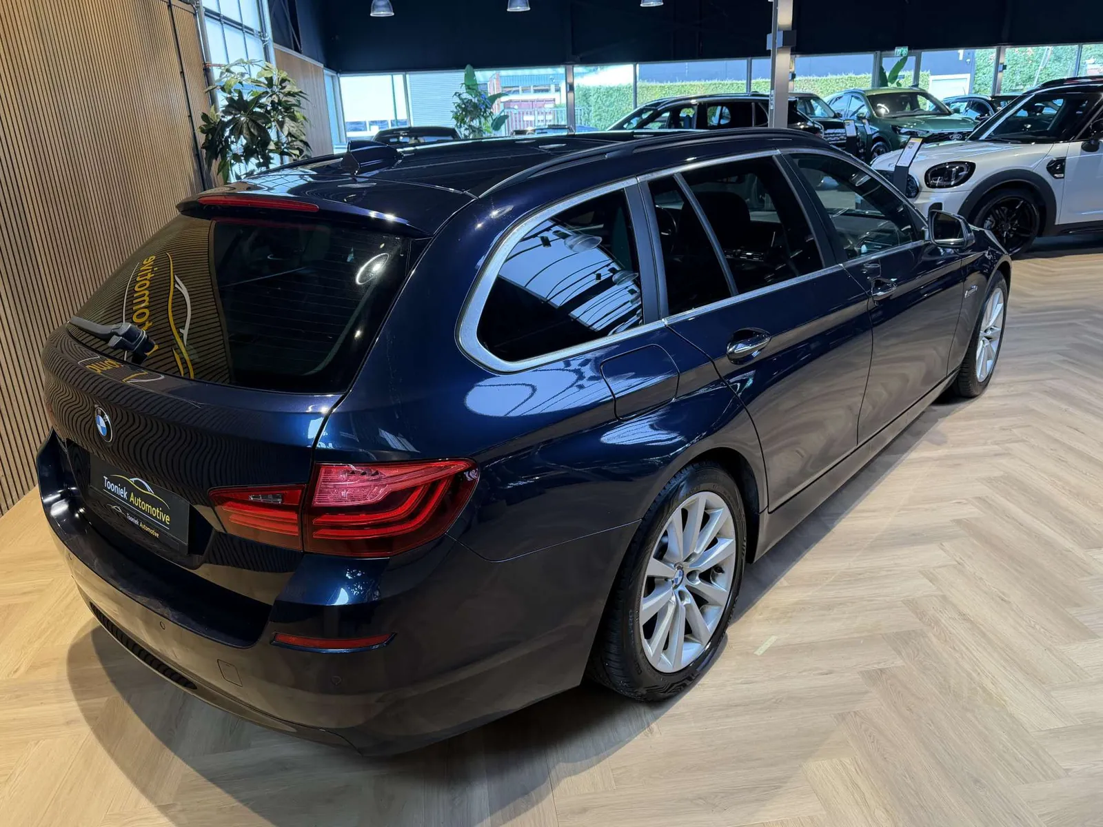 BMW 5 Series 2015 photo 3