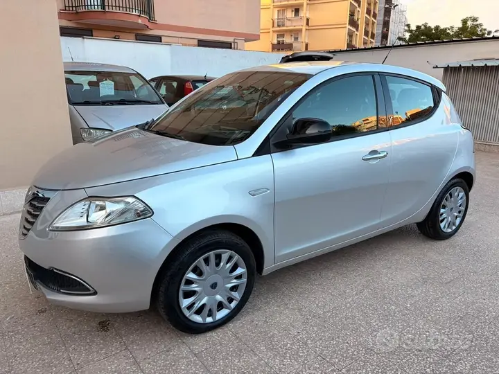 Lancia Ypsilon 2015 photo 3