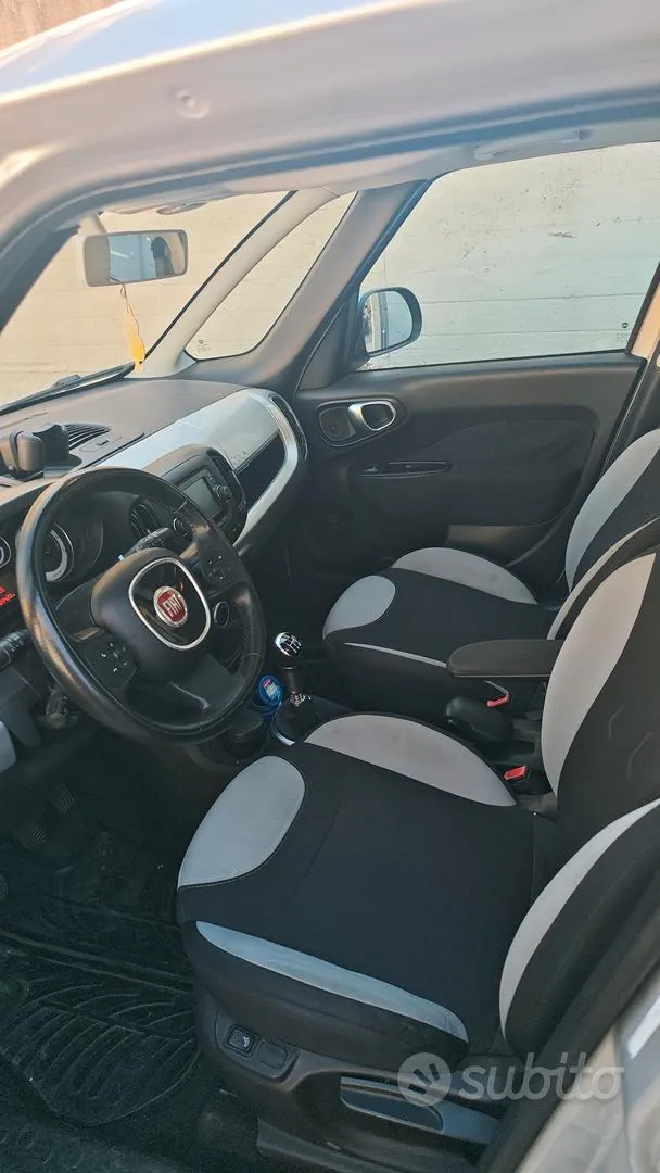 Fiat 500L 2013 photo 2