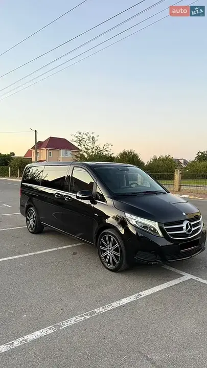 Mercedes-Benz V-Class 2015 photo 2