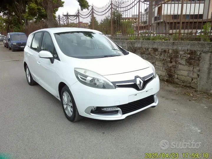 Renault Scenic 2014 photo 3