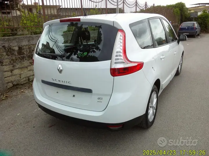 Renault Scenic 2014 photo 4