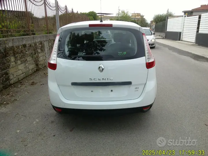 Renault Scenic 2014 photo 5