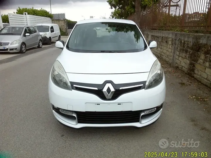 Renault Scenic 2014 photo 2
