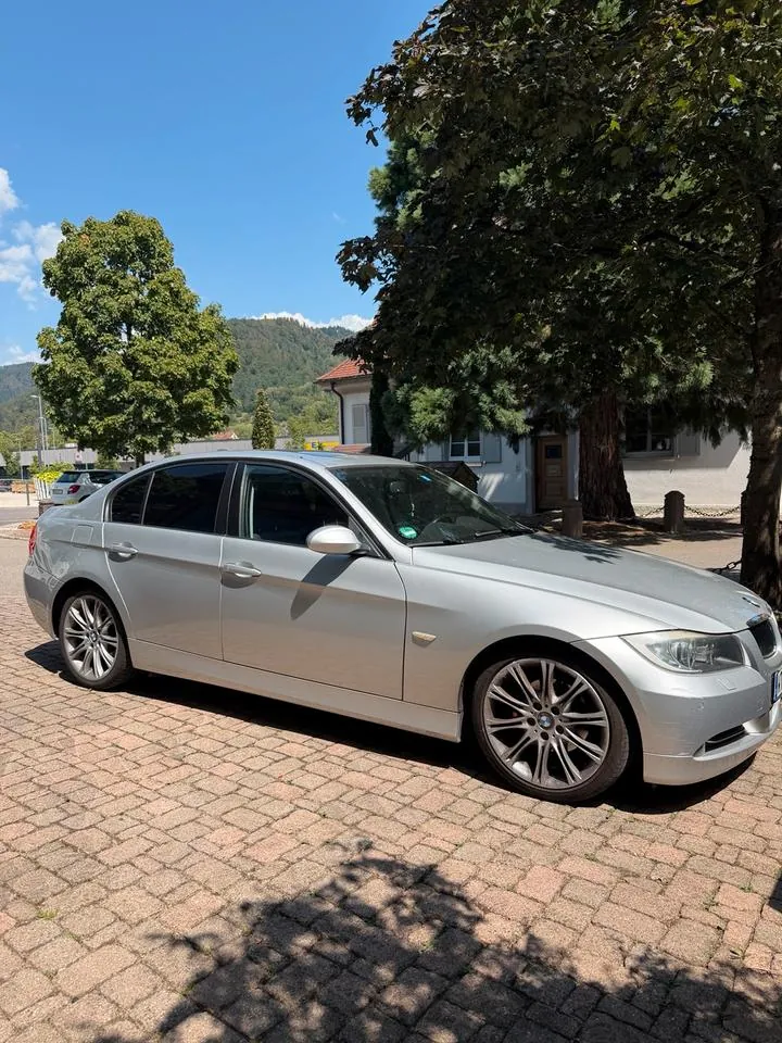 BMW 320I