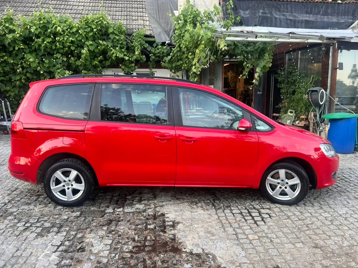 Volkswagen Sharan 2015 photo 2