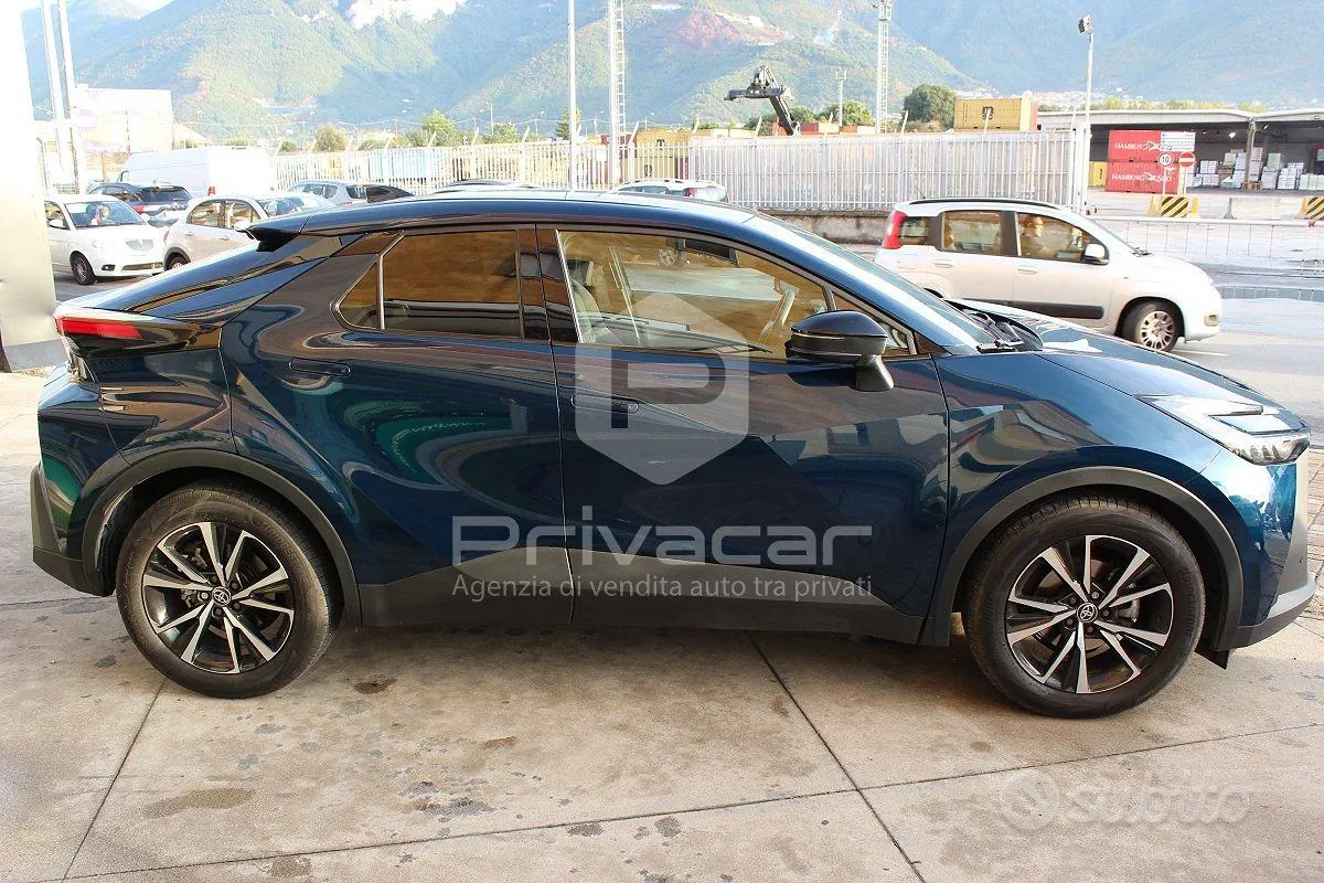 Toyota C-Hr 2025 photo 4