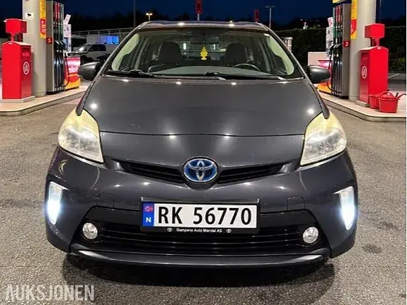 Toyota Prius 2013 photo 2