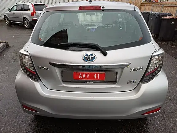Toyota Yaris 2013 photo 5