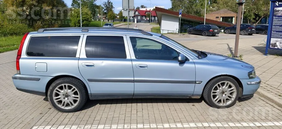 Volvo V70 2003 photo 2