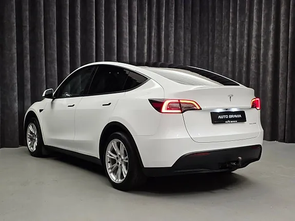 Tesla Model Y 2023 photo 5