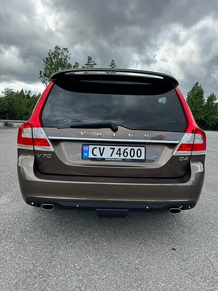 Volvo V70 2015 photo 2
