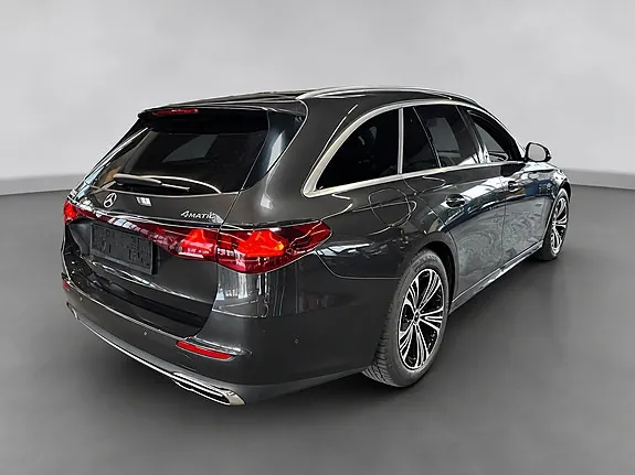 Mercedes-Benz E220 D 2026 photo 3