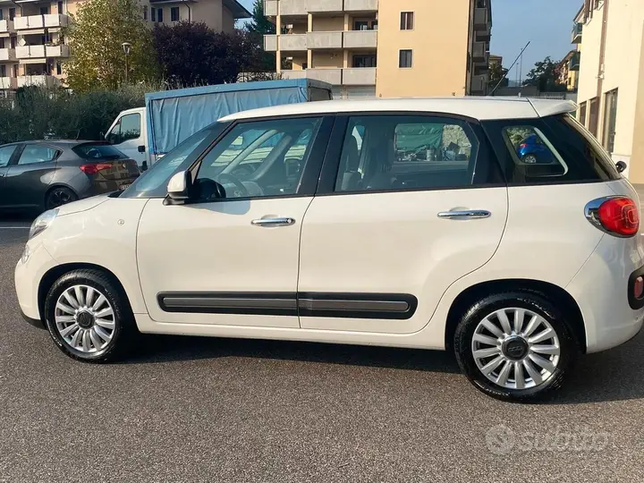 Fiat 500L 2012 photo 4