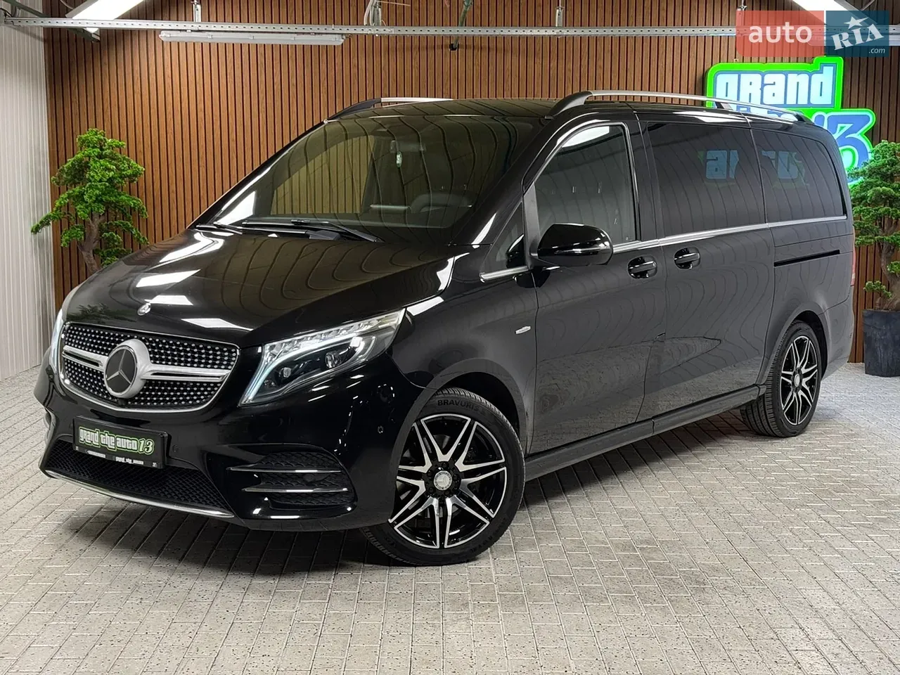 Mercedes-Benz V-Class 2017 photo 2