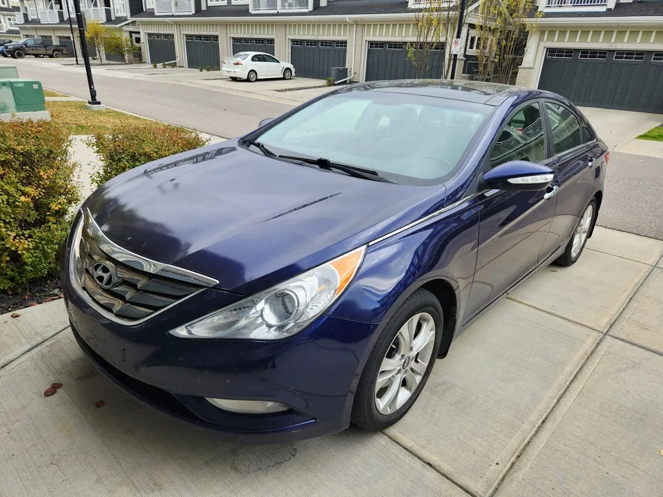 Hyundai Sonata 2012 photo 2