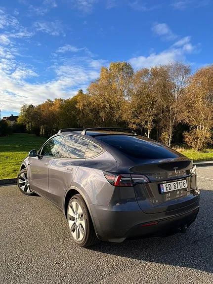 Tesla Model Y 2022 photo 4