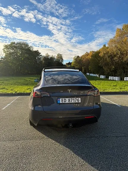 Tesla Model Y 2022 photo 3