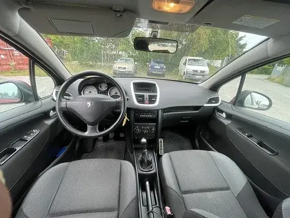 Peugeot 207 2009 photo 5