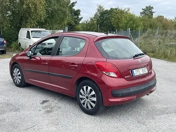 Peugeot 207 2009 photo 3