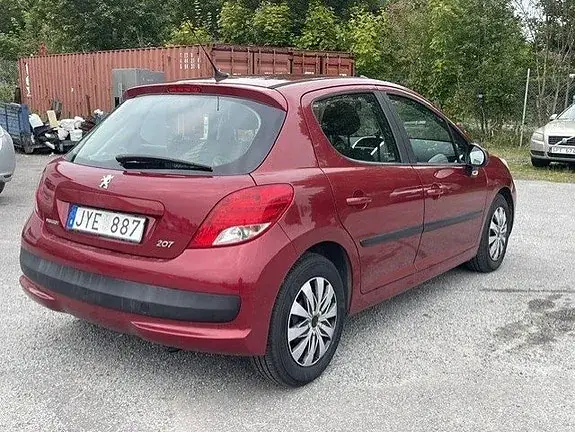 Peugeot 207 2009 photo 4
