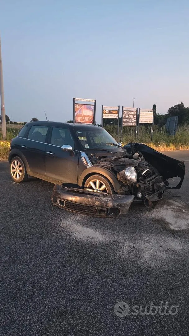 Mini Countryman 2016 photo 2
