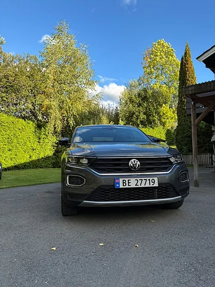 Volkswagen T-Roc 2021 photo 2