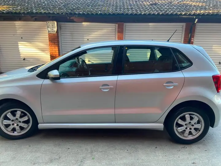 Volkswagen Polo 2011 photo 3