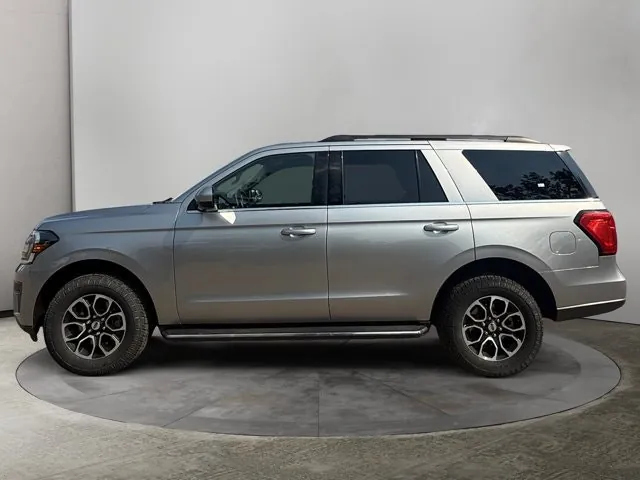 Ford Expedition 2022 photo 2