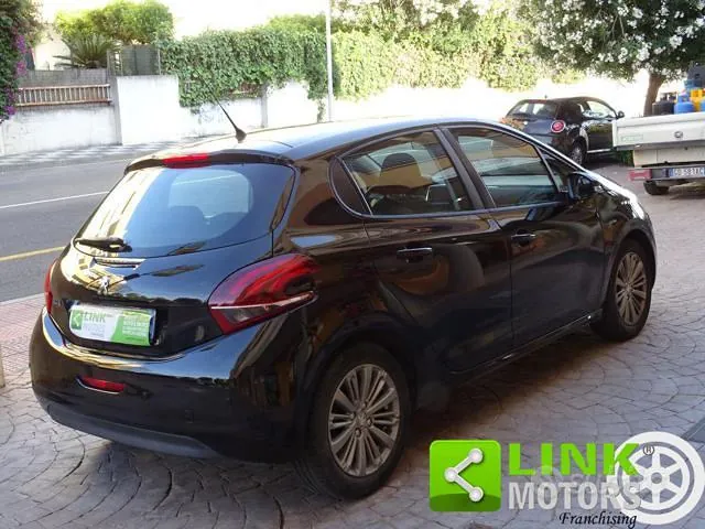 Peugeot 208 2016 photo 4