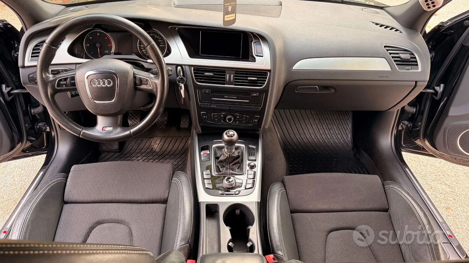 Audi A4 2010 photo 5