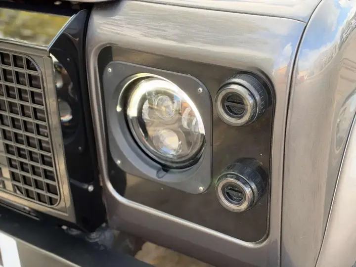 Land Rover Defender 90 2014 photo 2