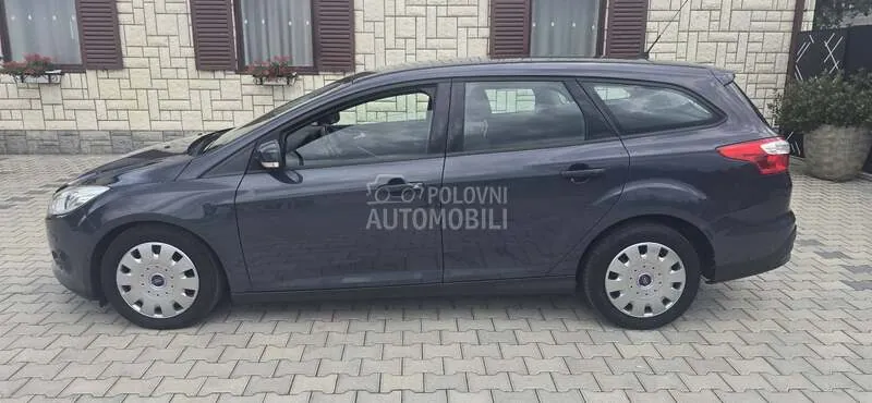 Ford Focus 2012 photo 2