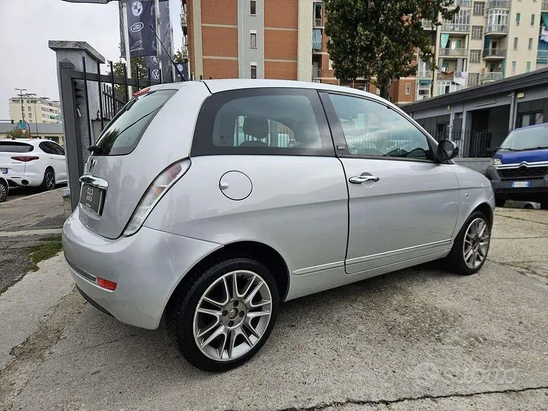 Lancia Ypsilon 2011 photo 4