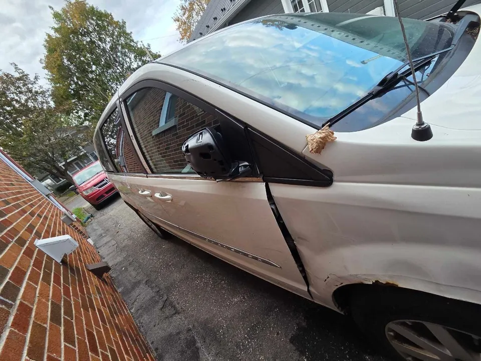Chrysler Town And Country 2013 photo 4
