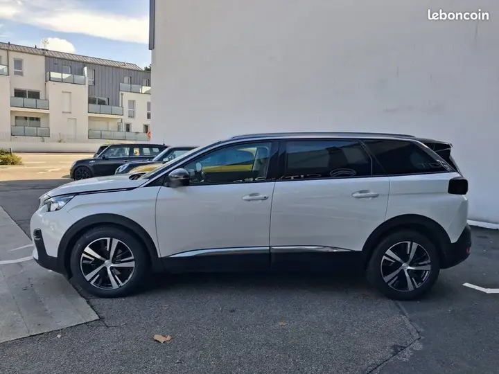 Peugeot 5008 2020 photo 4