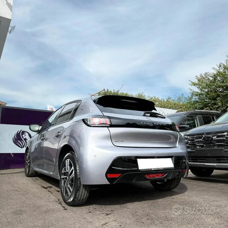 Peugeot 208 2023 photo 4