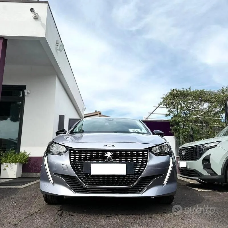 Peugeot 208 2023 photo 2
