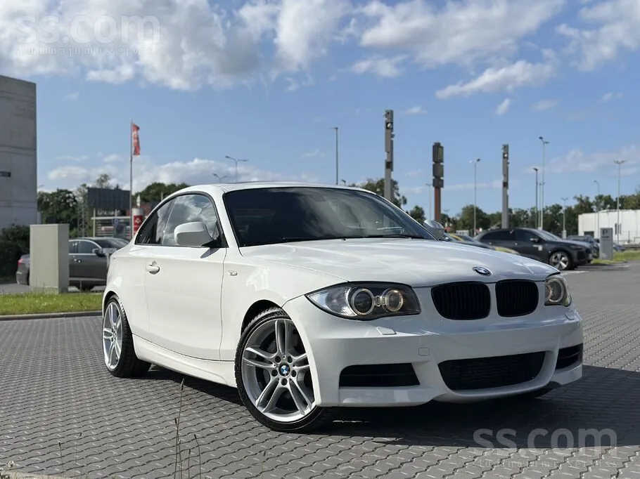 BMW 135I 2011 photo 3