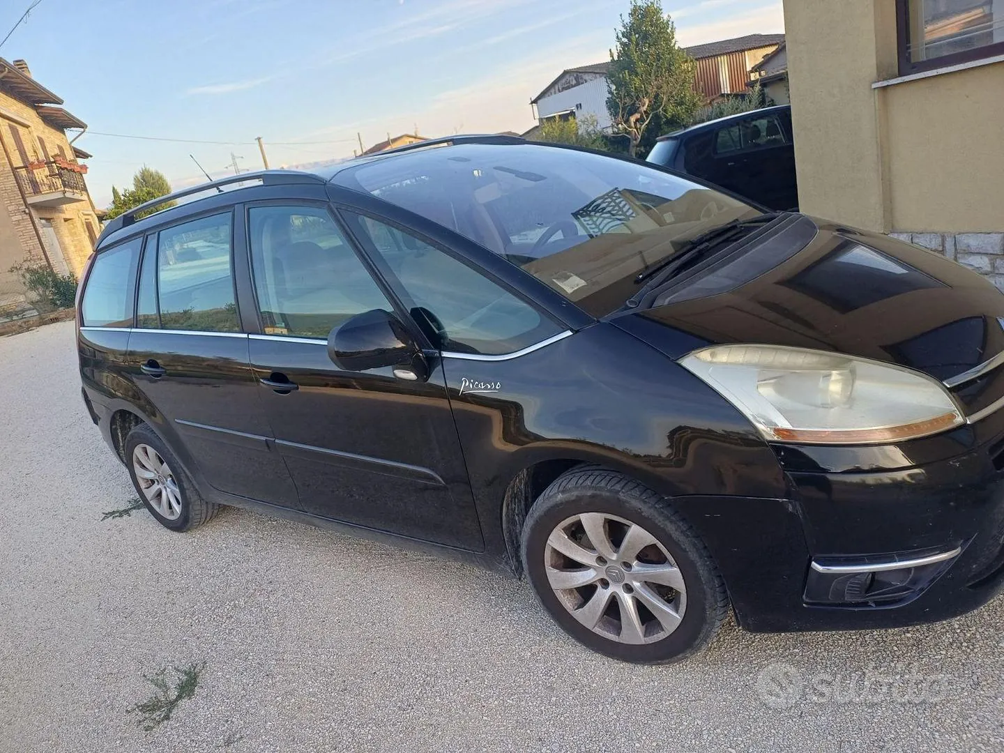 Citroen Grand C4 Picasso 2010 photo 3