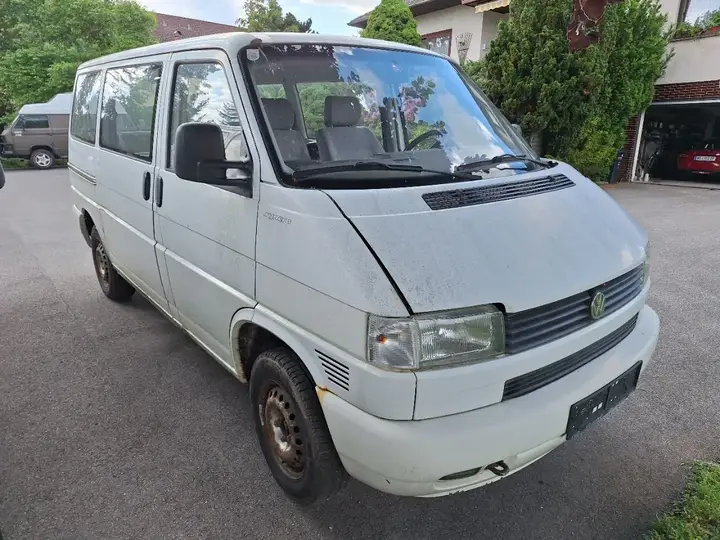 Volkswagen T4 2001 photo 2
