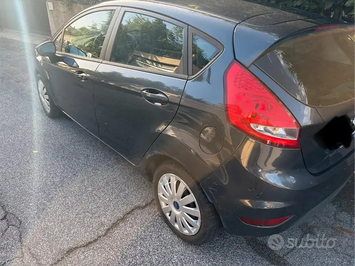 Ford Fiesta 2010 photo 3
