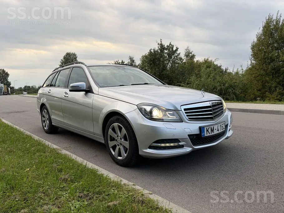 Mercedes-Benz C220 2013 photo 2