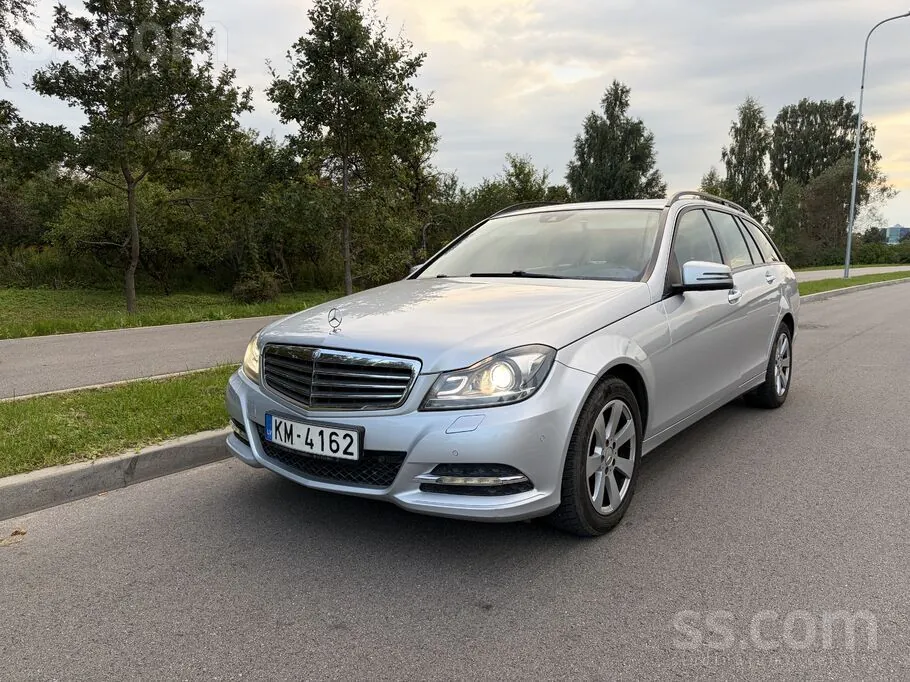 Mercedes-Benz C220 2013 photo 3