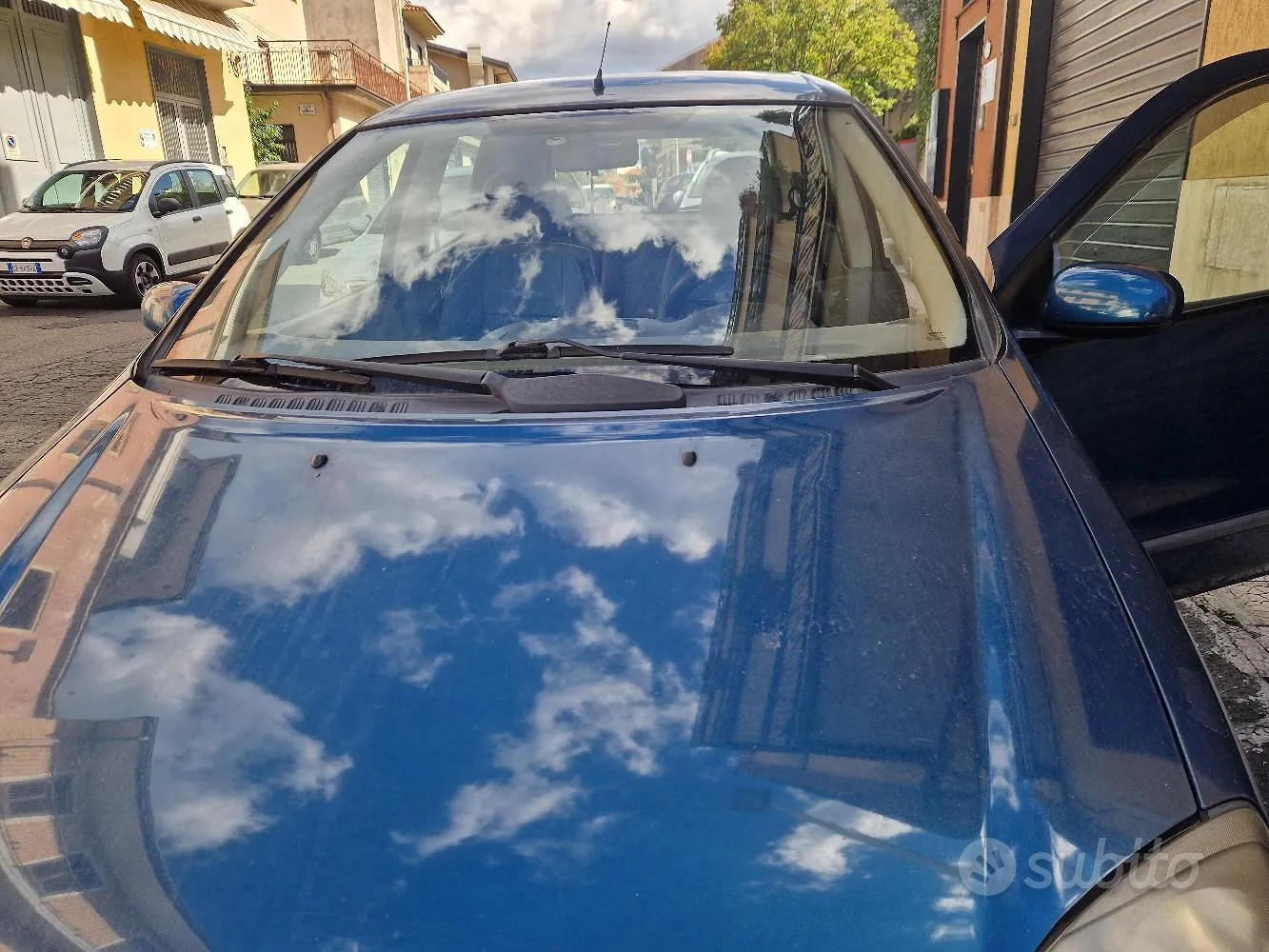 Nissan Almera 2003 photo 2