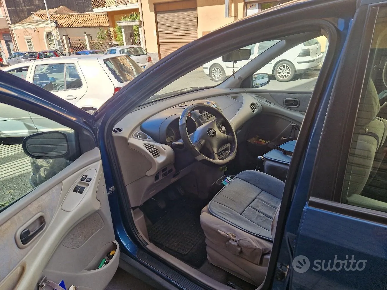 Nissan Almera 2003 photo 3