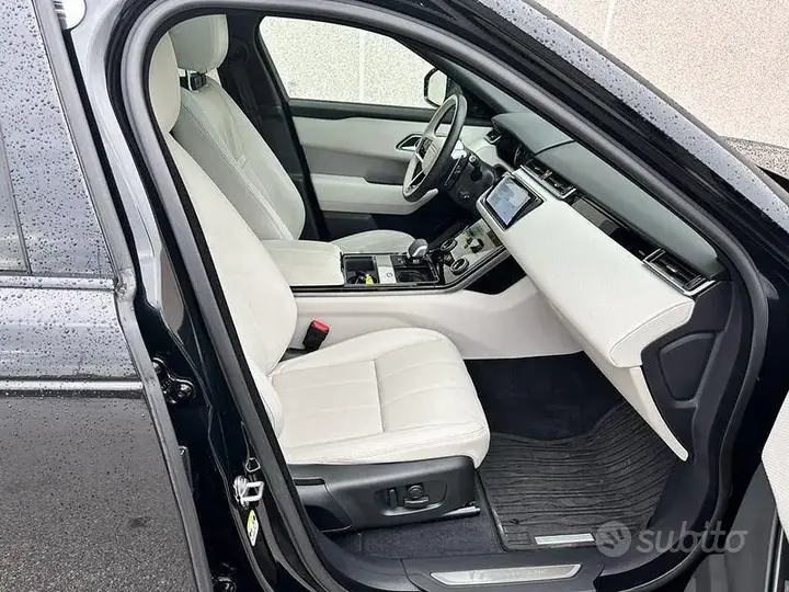 Land Rover Velar 2023 photo 3