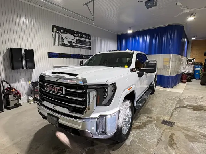 GMC Sierra 2500Hd 2004 photo 2