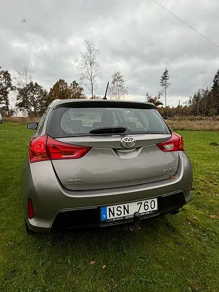 Toyota Auris 2013 photo 5