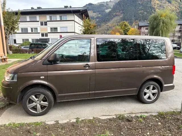 Volkswagen Multivan 2012 photo 3